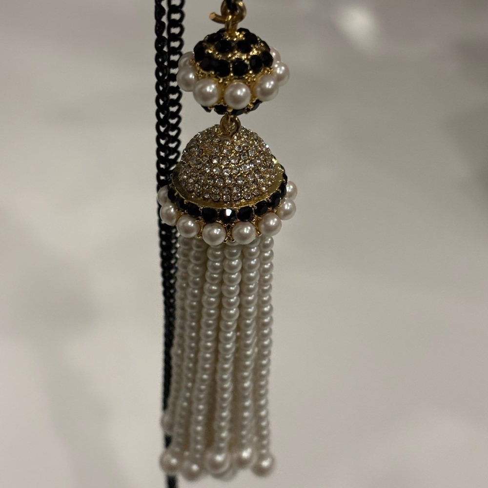 Elegant Gold and Pearl Tassel Necklace